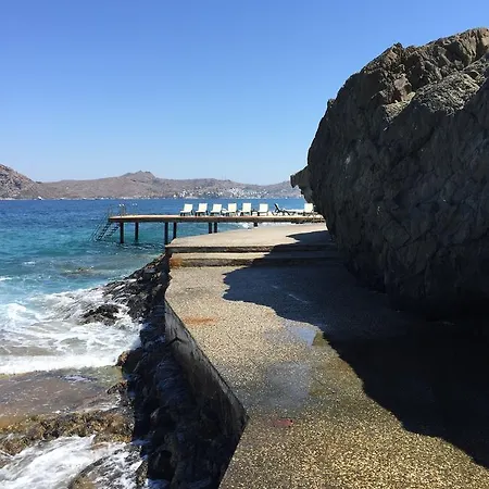 Apartment Duplex With Private Beach In Bodrum Yalıkavak