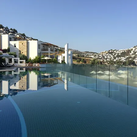 Duplex With Private Beach In Bodrum Yalıkavak