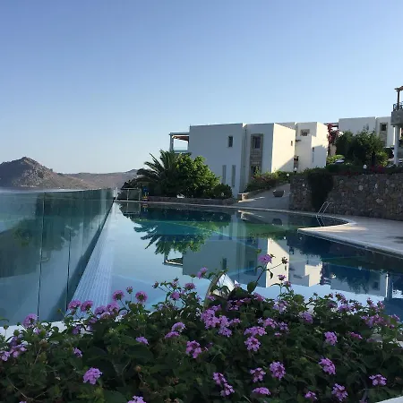 Apartment Duplex With Private Beach In Bodrum Yalıkavak
